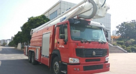 重汽豪沃32米高��消防�